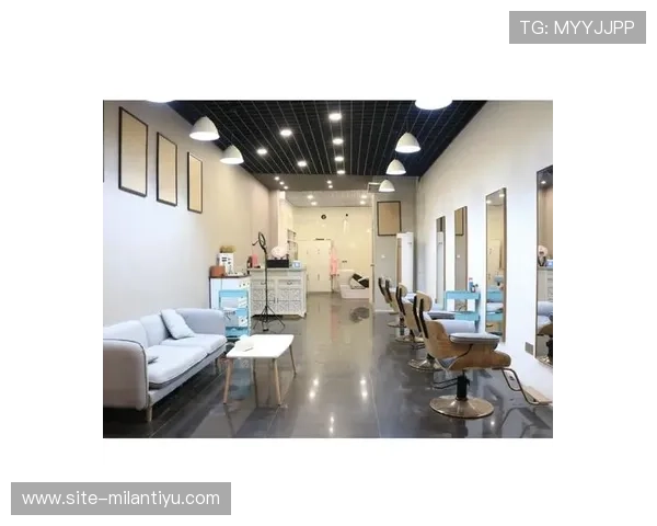 米兰国际理发店不断引进国际先进理发技术，确保每位顾客都能享受到最专业的造型服务